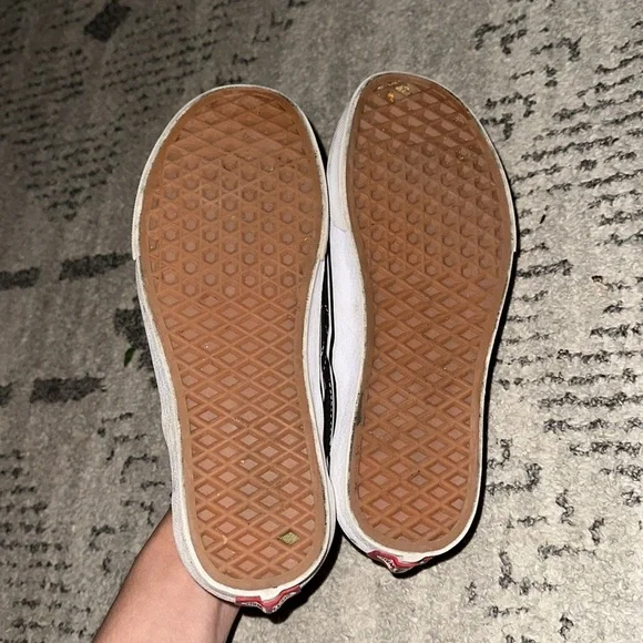 Vans Shoes Slip On Black Sneaker White Classic Skater Logo Tag Womens 7 Men 5.5 - Picture 4 of 6
